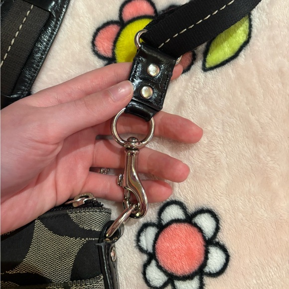 Iconic Coach Crossbody Bag - Picture 6 of 13